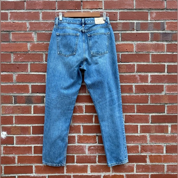 Everlane 90s Cheeky Jean. Size 26 regular. Mid blue. - Picture 2 of 4